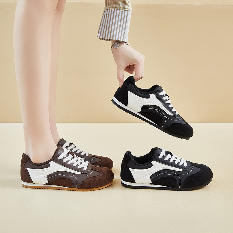 Women's leather sports shoes,  - огляд і ціна Sewing Fabric