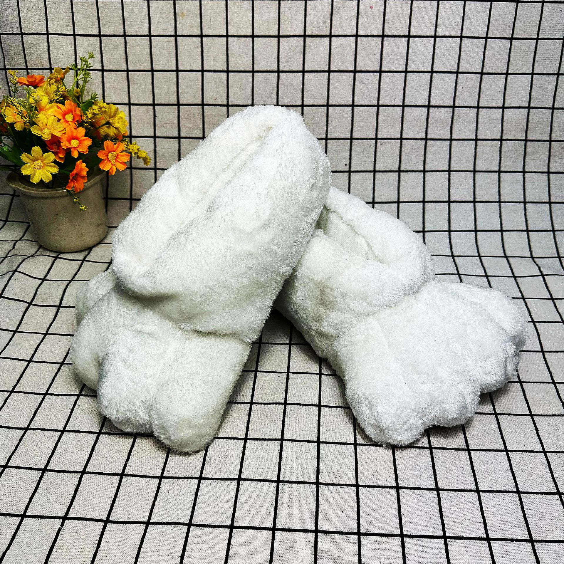 In Stock Rabbit Paw Slippers H - огляд і ціна Sewing House